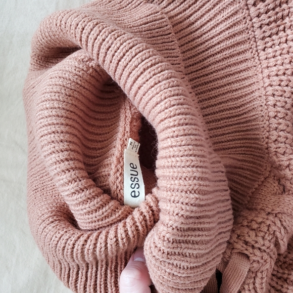 Essue turtleneck sweater - Picture 8 of 11